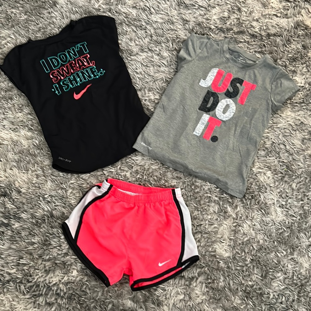 Nike girls size 6X outfit 2 shirts and shorts